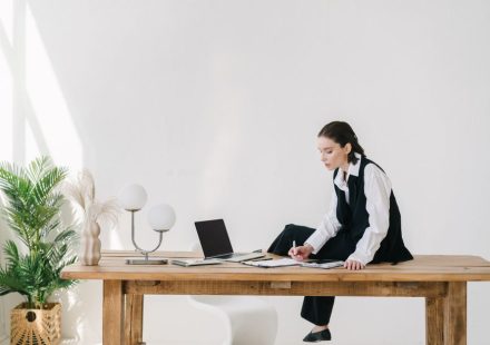 Visual representation of breaking self-limiting beliefs for women entrepreneurs